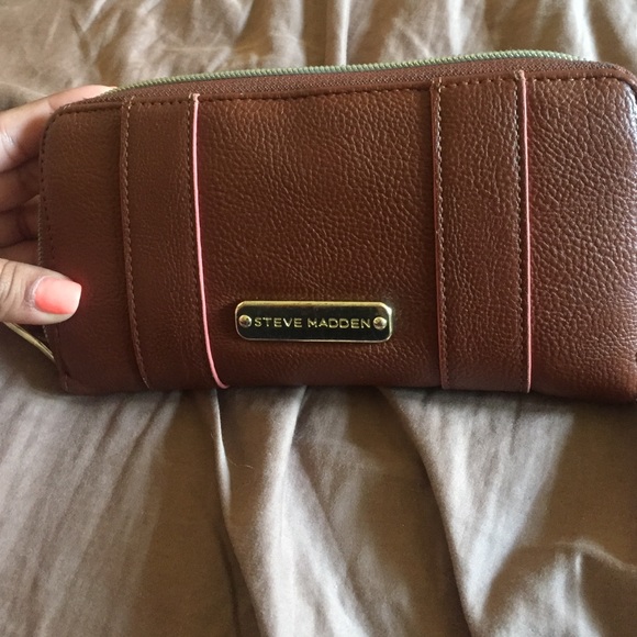Steve Madden wallet (REDUCED PRICE)