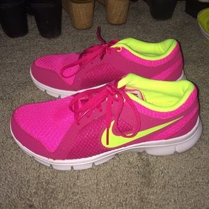 Nike Girls 5Y Sneakers