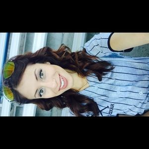 Meet your Posher, Jessica