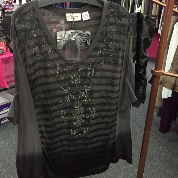 Miss me short sleeve top NWT