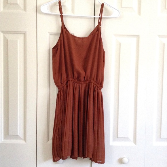 Dress - Picture 2 of 2