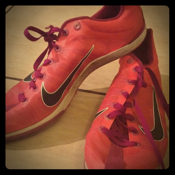 Woman's track cleats