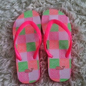 Vineyard vines flip flops