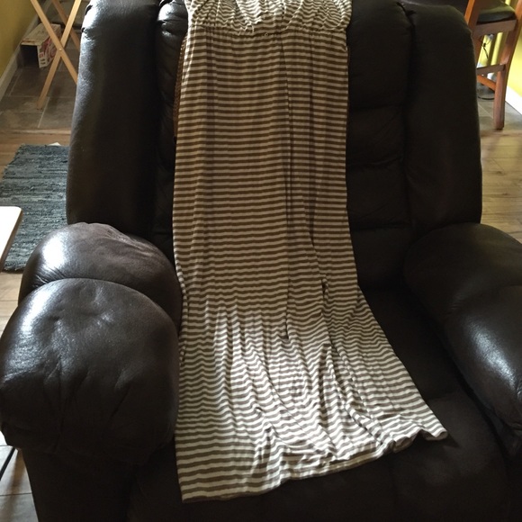 Cute striped maxi dress with belt - Picture 3 of 3