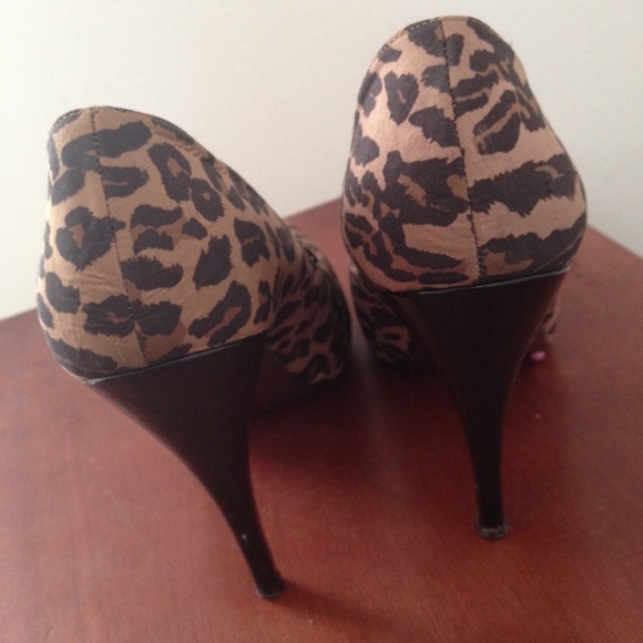Size 8.5 Steve Madden Heels - Picture 3 of 3