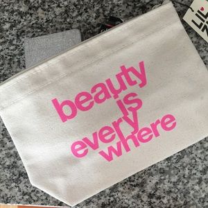 Dogeared Accessories - Dogeared Beauty is Everwhere Canvas Pouch Dogeared Accessories - Dogeared Beauty is Everwhere Canvas Pouch