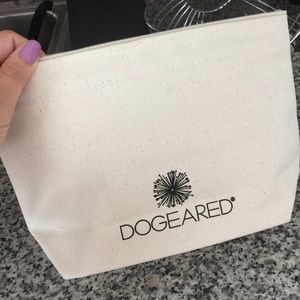 Dogeared Accessories - Dogeared Beauty is Everwhere Canvas Pouch Dogeared Accessories - Dogeared Beauty is Everwhere Canvas Pouch