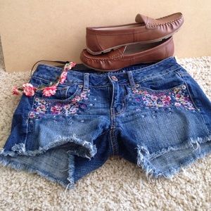 Floral American Eagle Denim Shorts size 2