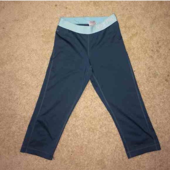 Nike pro crop leggings