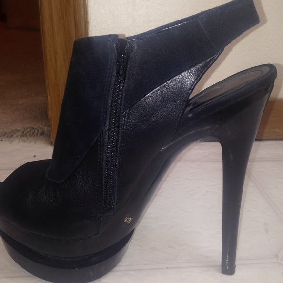 Black heels - Picture 4 of 4