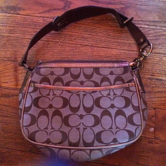 Authentic Gold Coach Purse - Picture 2 of 3