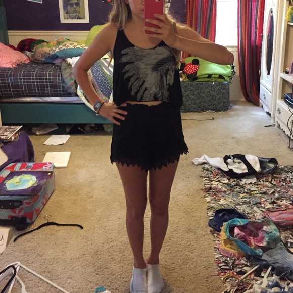 brandy Melville black graphic crop top - Picture 1 of 3