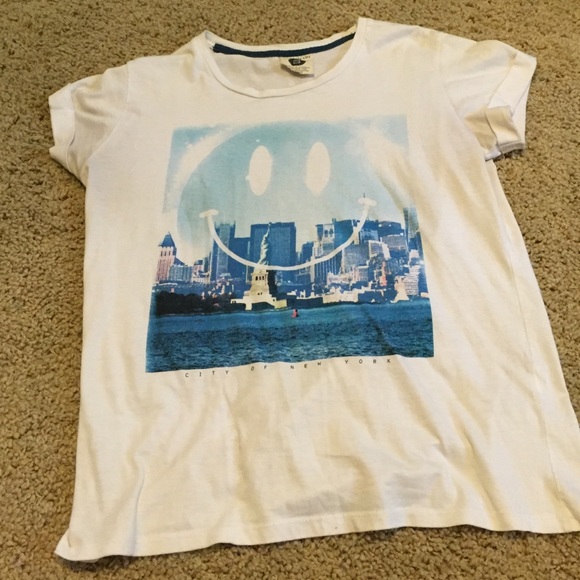 Cotton On Graphic Tee Shirt - Picture 2 of 3
