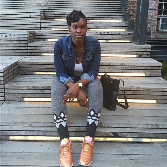 MEET YOUR POSHER 😁 - Picture 2 of 4