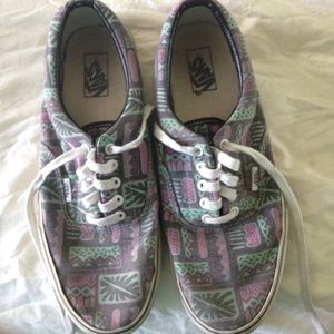 Size 11 vans shoes hardly worn!