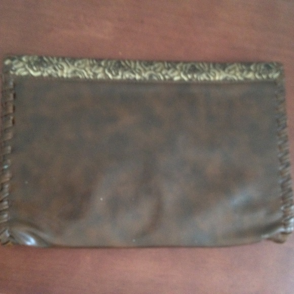 Clutch - Picture 2 of 3