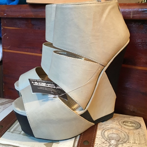 Brand new with tags Shiekh platform purchased $60