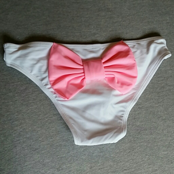 Bow Bottoms - Picture 2 of 4