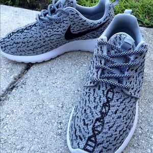 Custom Yeezy Boost Roshe