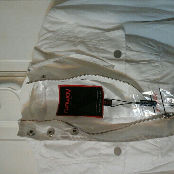 Rain jacket - Picture 4 of 4