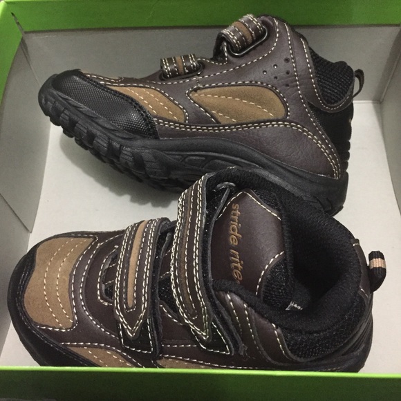 Stride Rite. Toddler boys boot.