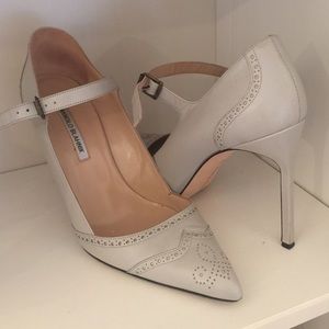 Manolo Blahnik Dove Gray Heels Pumps