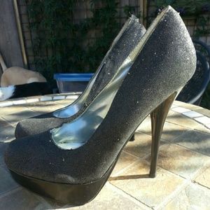 Need gone!   Sparkling pumps for holidays🌲