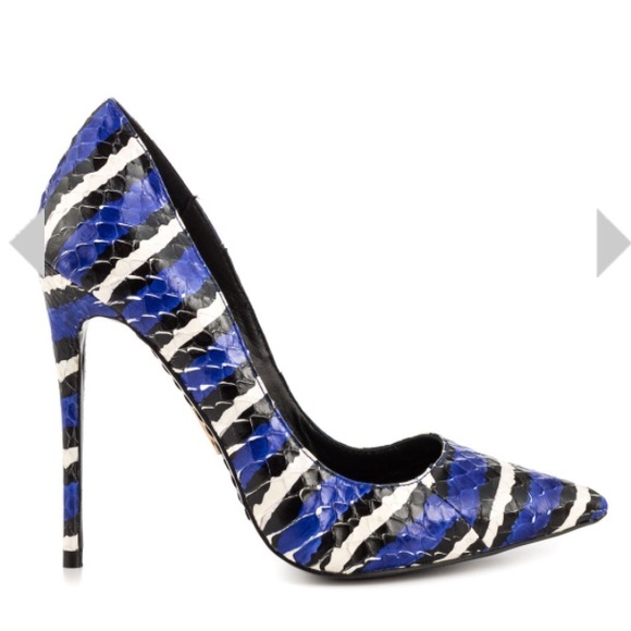 NWT snakeskin pumps by Lust for Life | Size 6