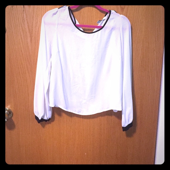 White back button top - Picture 1 of 4