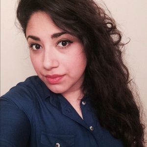 Meet your Posher, Gabriela