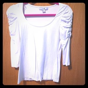 White puff shoulder toon