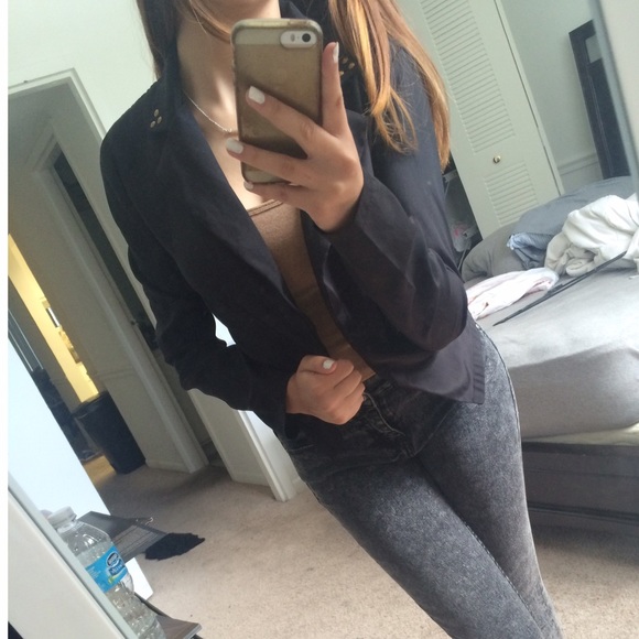 🚫SOLD🚫 lightweight polyester blazer - Picture 4 of 4