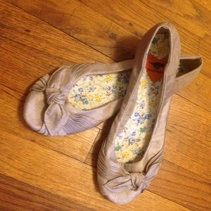 **last chance!* flats with bow accent (rocket dog)