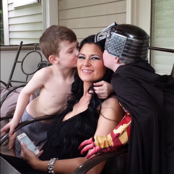 Meet the Posher - Picture 4 of 4