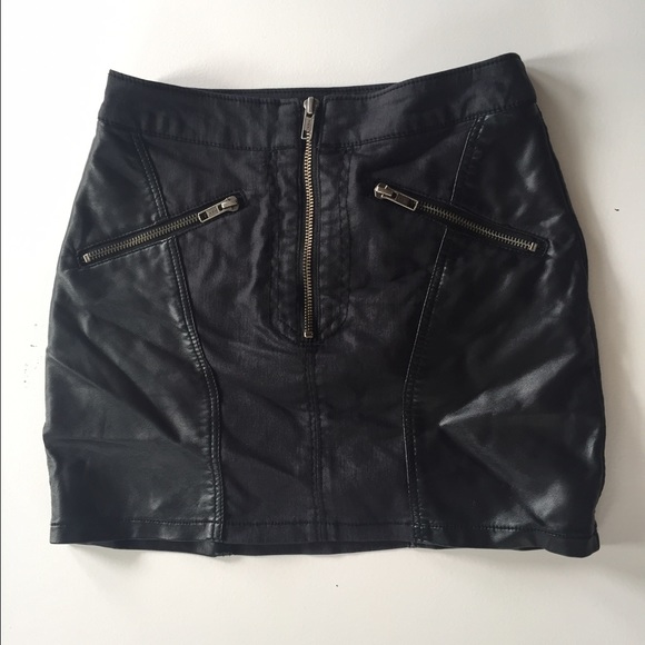 H&M faux leather mini skirt size 0 worn once