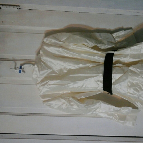 Top - Picture 2 of 3