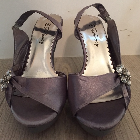 Heels - Picture 3 of 4