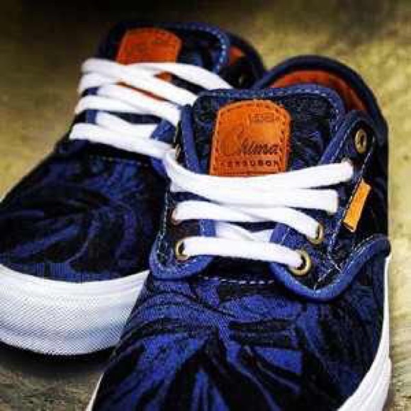 Rare Limited addition Chima vans✨