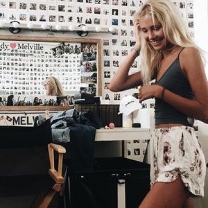 Brandy Melville / John Galt floral eve shorts