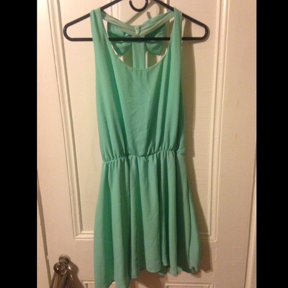 Adorable teal bow dress