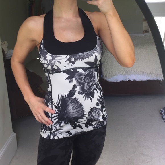 Limited edition! Lululemon Scoop Neck