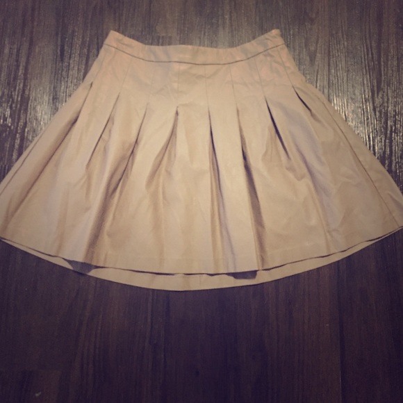 Leather ruffled skirt!