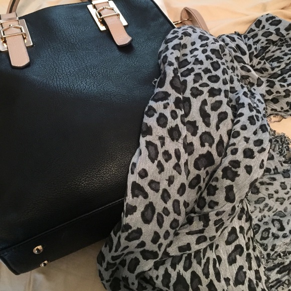 Scarf - Picture 2 of 2