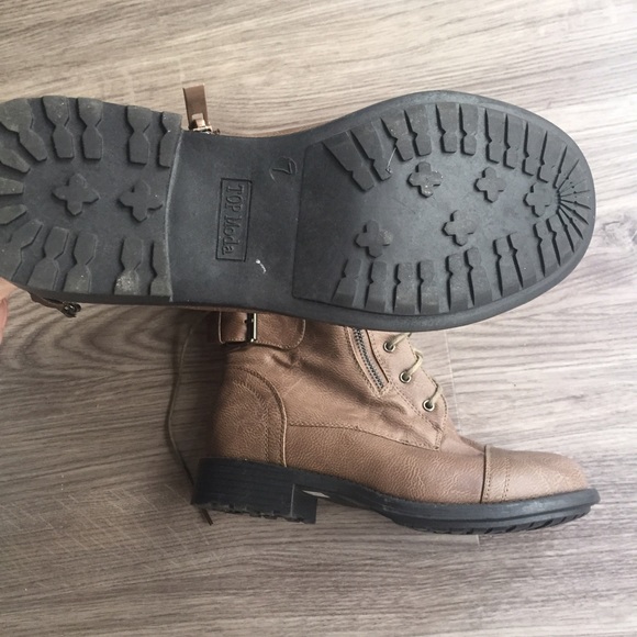 Brand new tan boots! - Picture 2 of 2