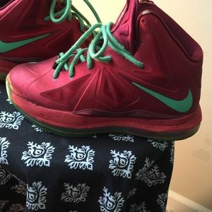 Extremely cute Lebrons X CHRISTMAS EDITION