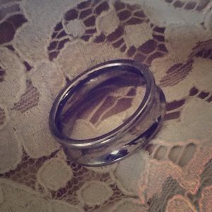 New never worn titanium band sz 8/9