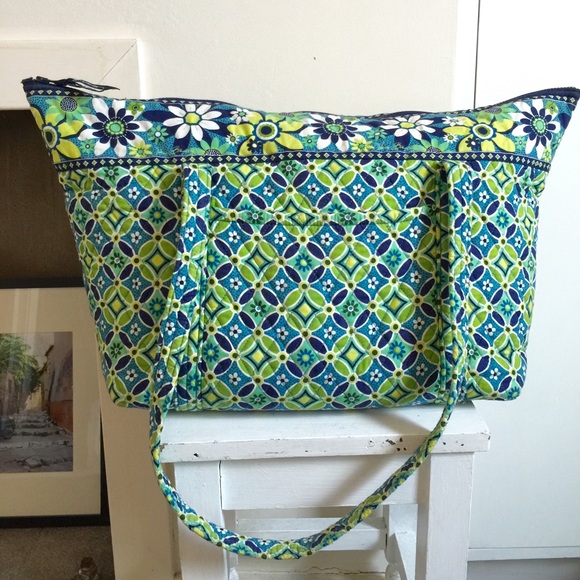 Vera Bradley Miller Travel Bag in Daisy Daisy