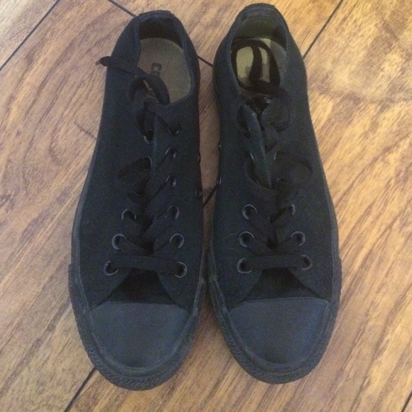 Black on Black Low Converse