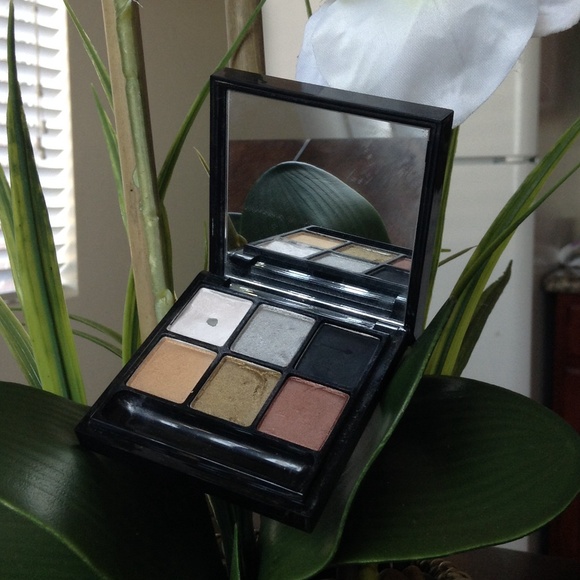 Mac eyeshadows - Picture 2 of 4