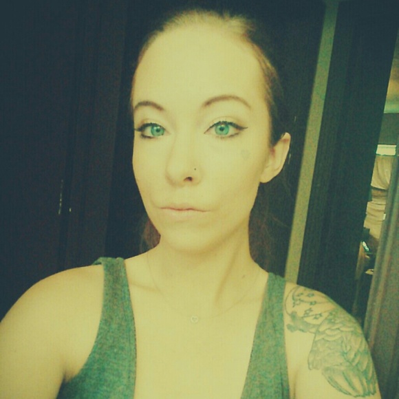 Meet your Posher, Alison - Picture 4 of 4